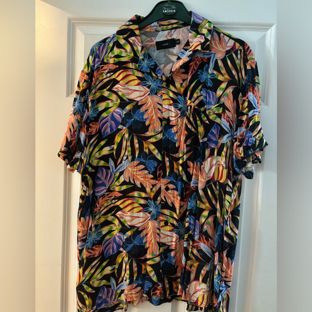 Onia men’s floral SS button down size Large